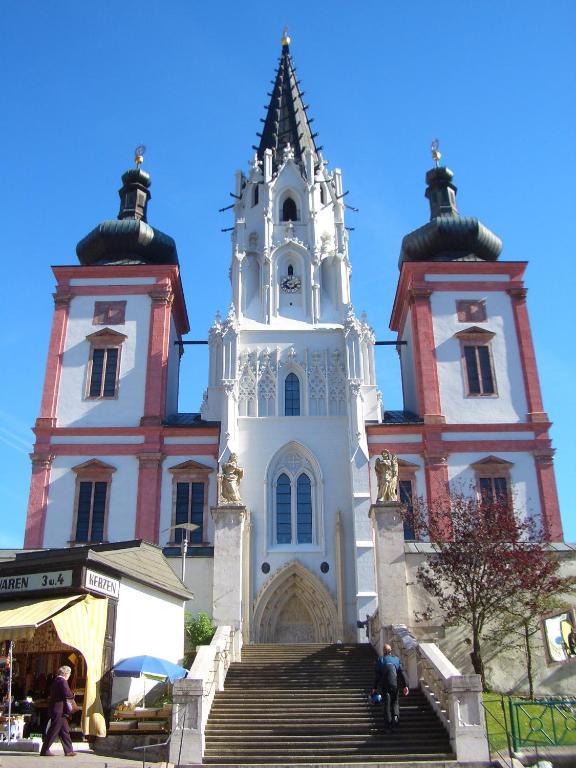 Hotel Schwarzer Adler Mariazell Exterior foto